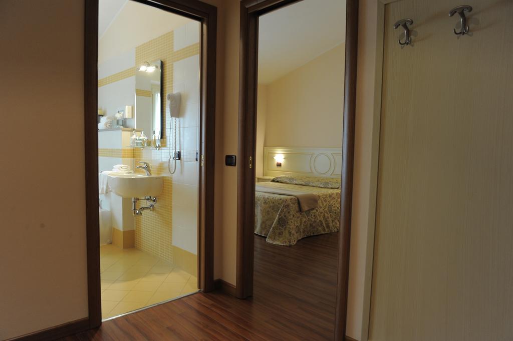 Porcari Hotel Plazza מראה חיצוני תמונה