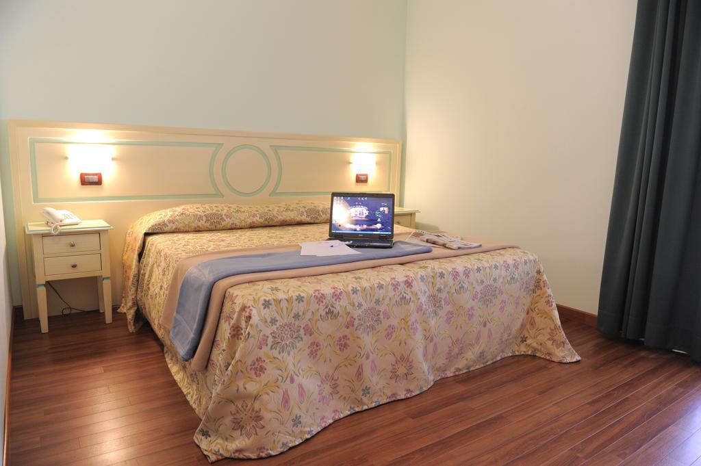 Porcari Hotel Plazza מראה חיצוני תמונה