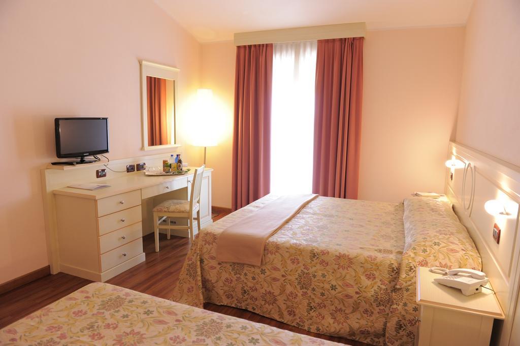 Porcari Hotel Plazza מראה חיצוני תמונה