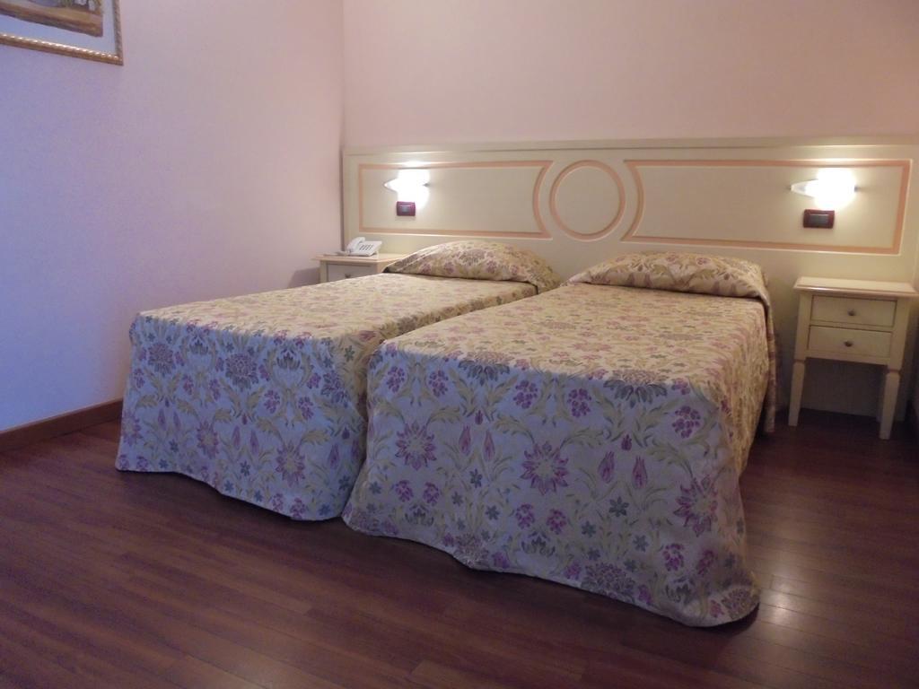 Porcari Hotel Plazza מראה חיצוני תמונה