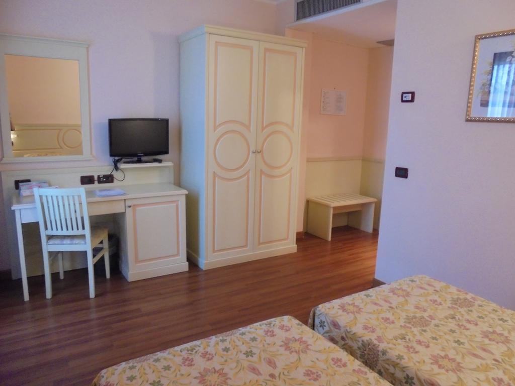 Porcari Hotel Plazza מראה חיצוני תמונה
