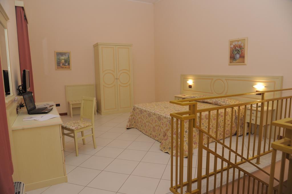 Porcari Hotel Plazza מראה חיצוני תמונה