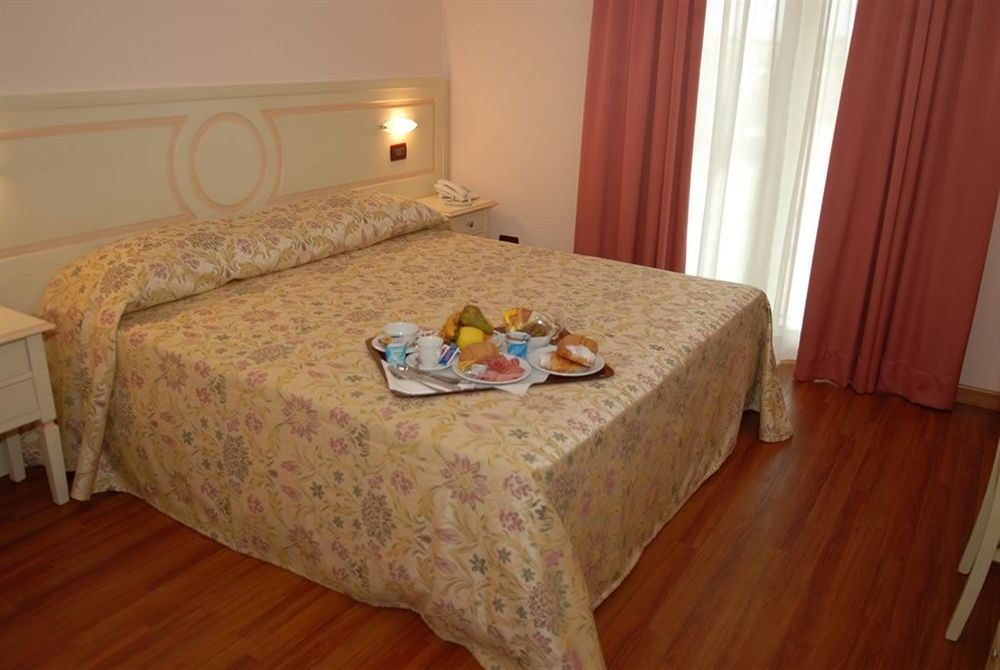 Porcari Hotel Plazza מראה חיצוני תמונה
