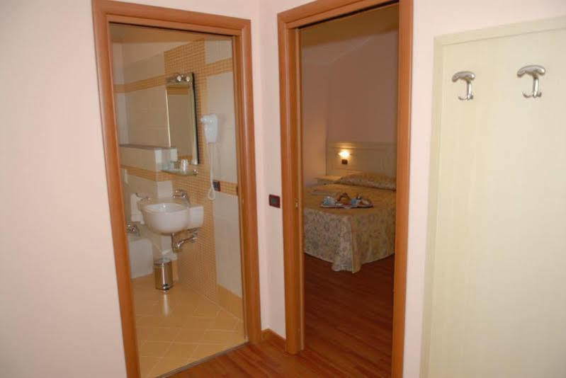 Porcari Hotel Plazza מראה חיצוני תמונה